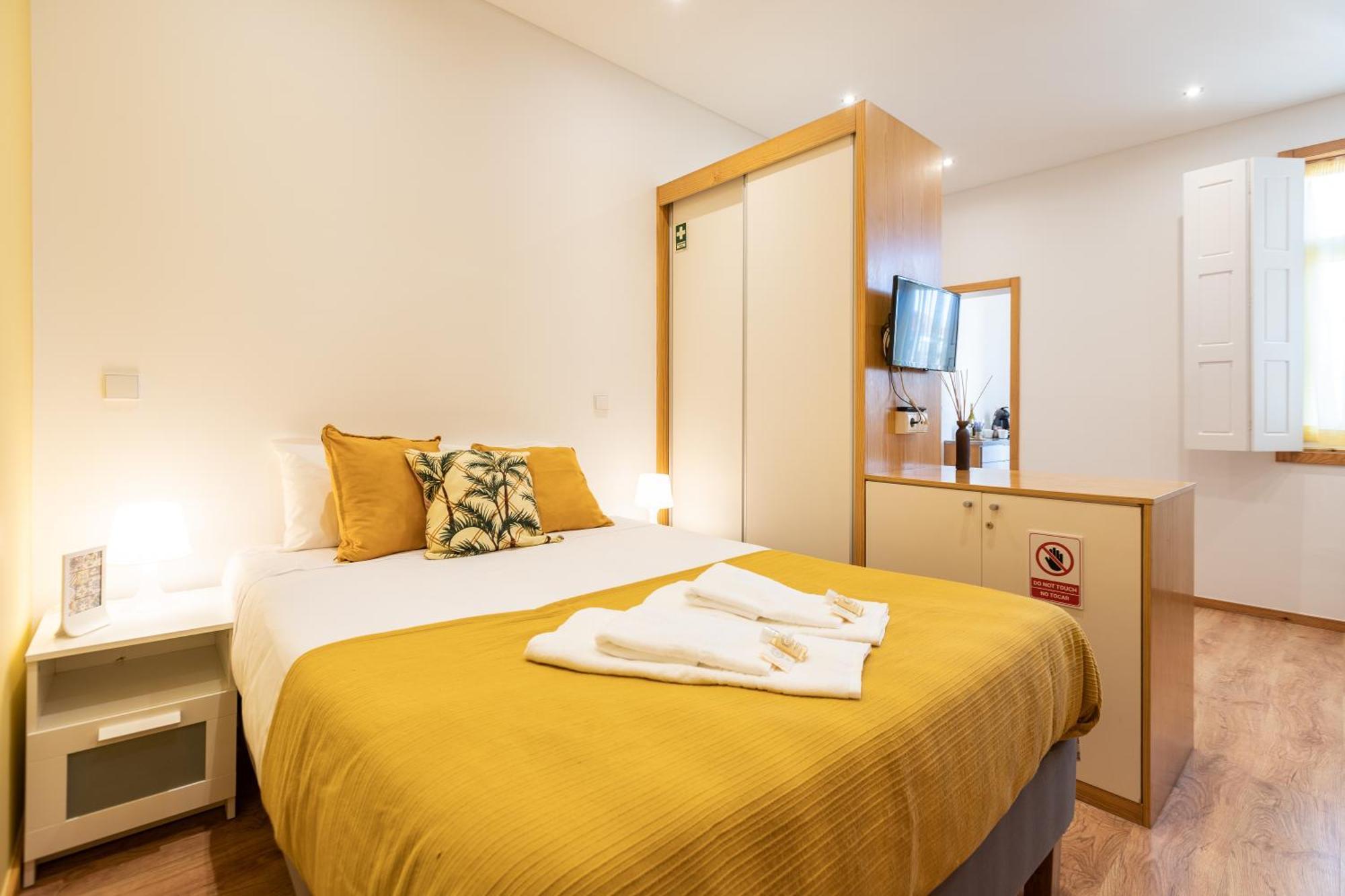 731 Costa Cabral Metro Residence Porto Quarto foto