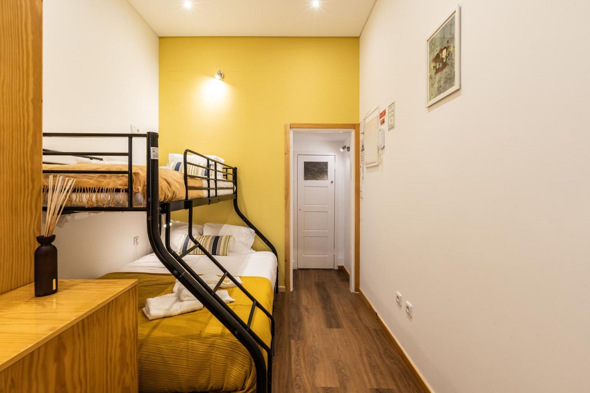 731 Costa Cabral Metro Residence Porto Quarto foto