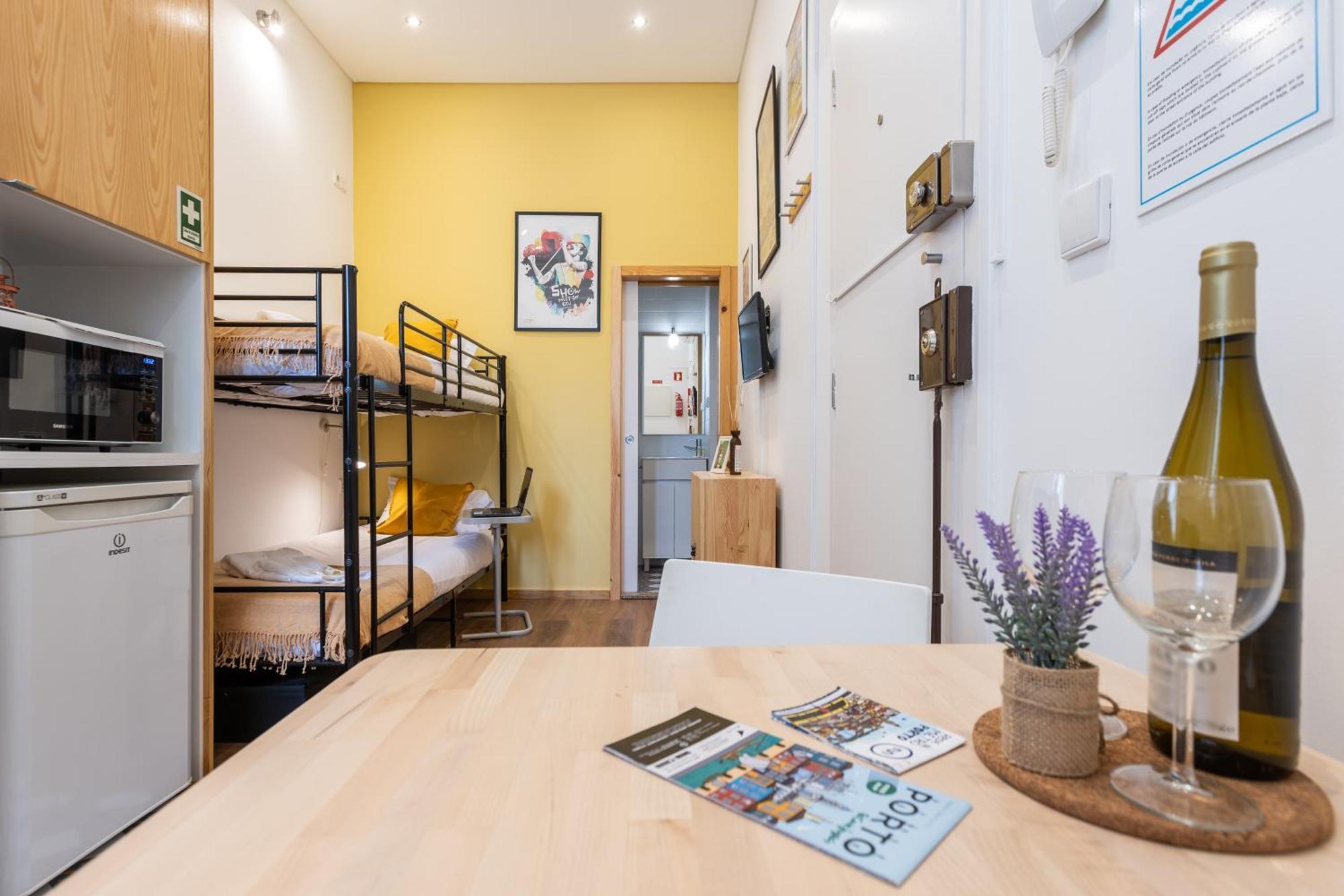 731 Costa Cabral Metro Residence Porto Quarto foto