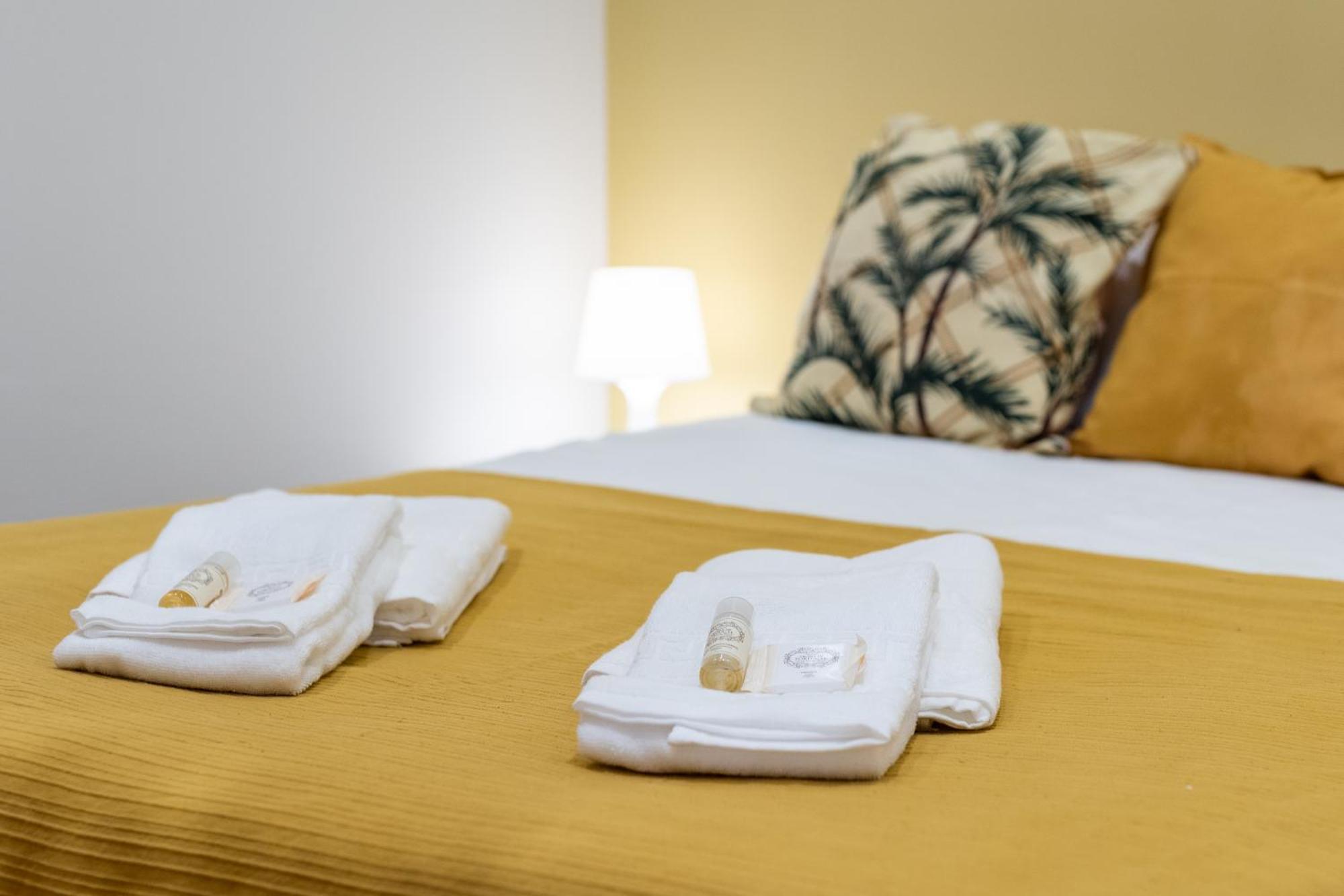 731 Costa Cabral Metro Residence Porto Quarto foto