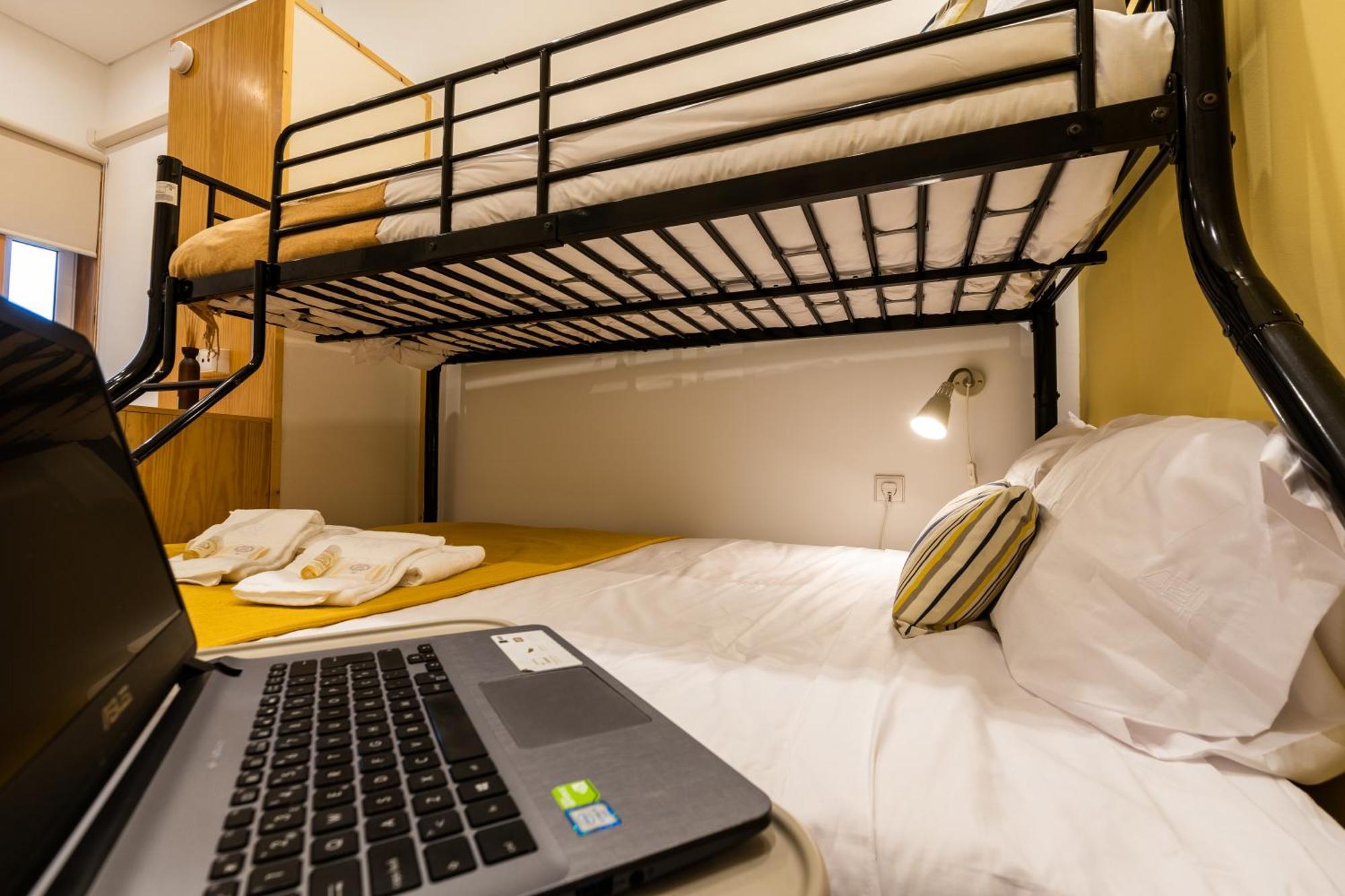 731 Costa Cabral Metro Residence Porto Quarto foto