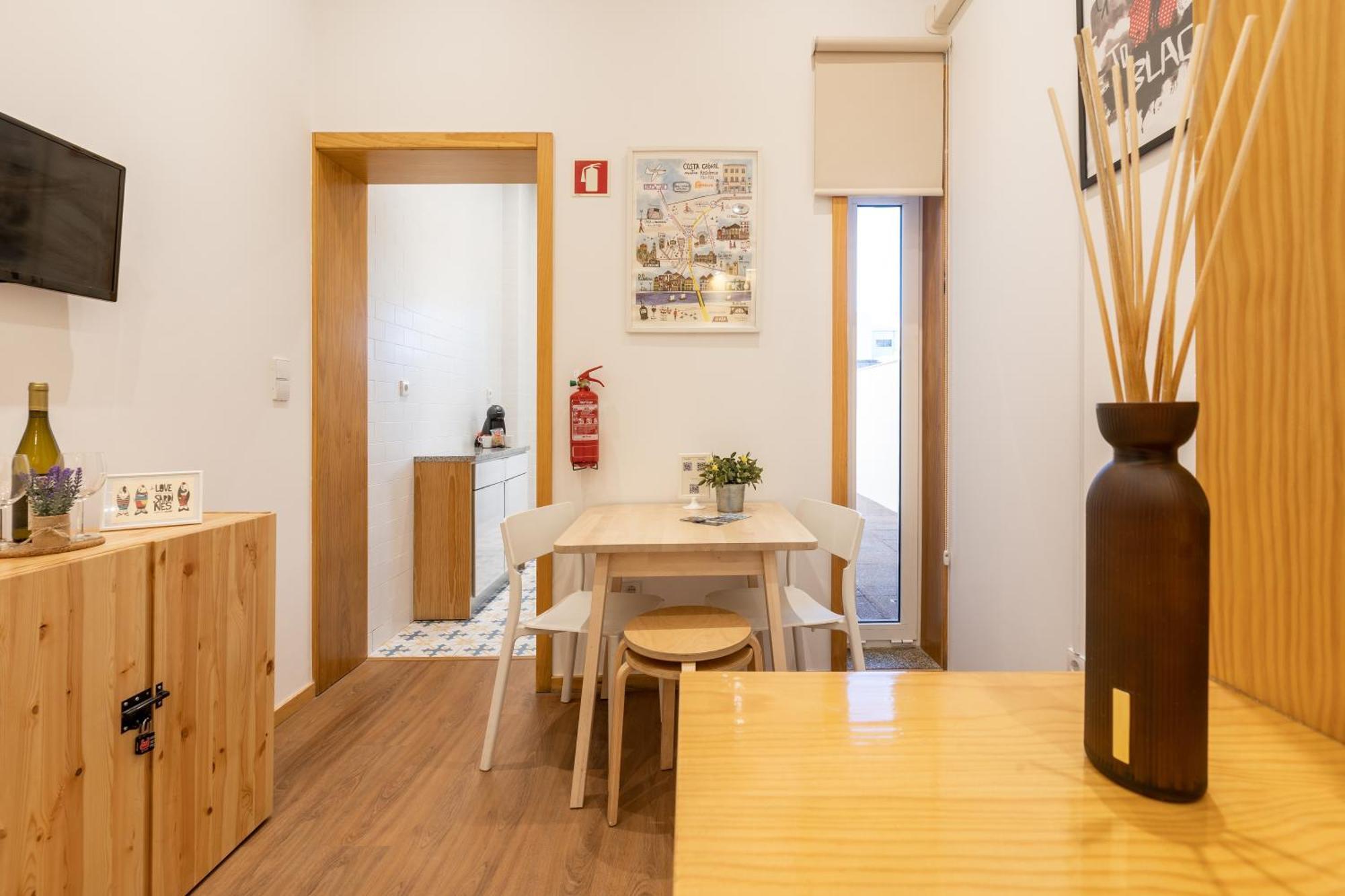 731 Costa Cabral Metro Residence Porto Quarto foto